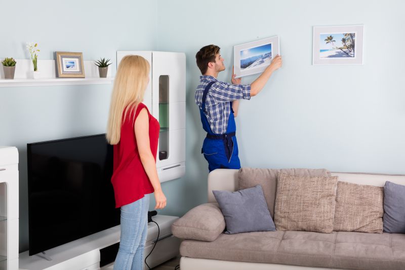 Picture Hanging Service in Kansas City, KS